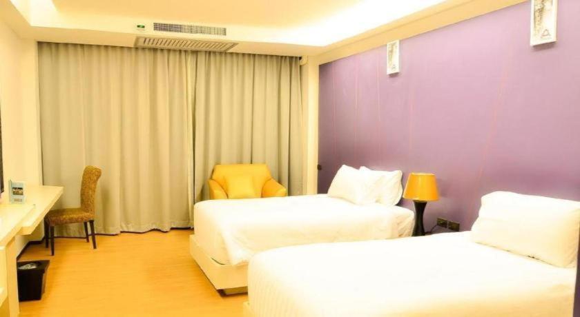Alvarez Hotel Buriram Exterior foto